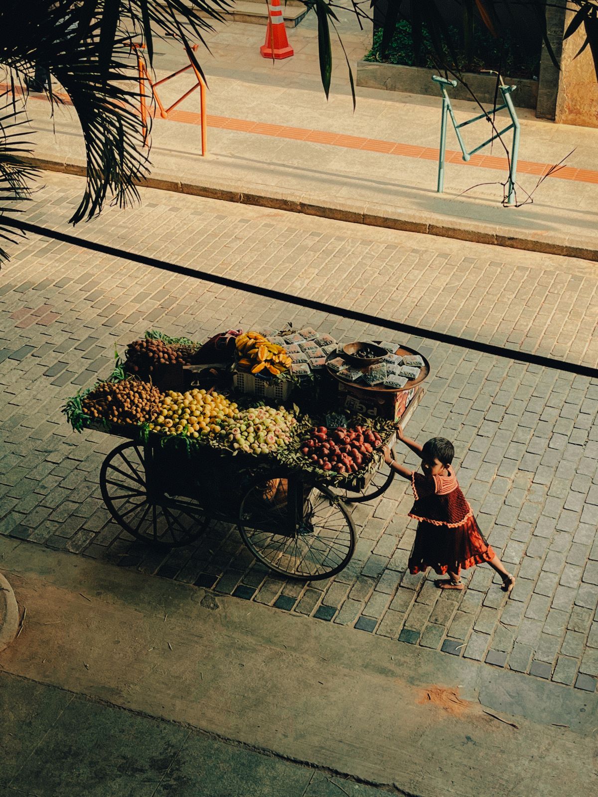 A produce cart on a Bengaluru street